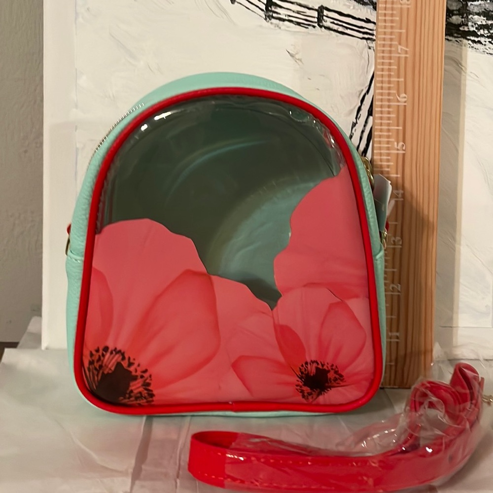 Cute Bag with shoulder strap NWT
